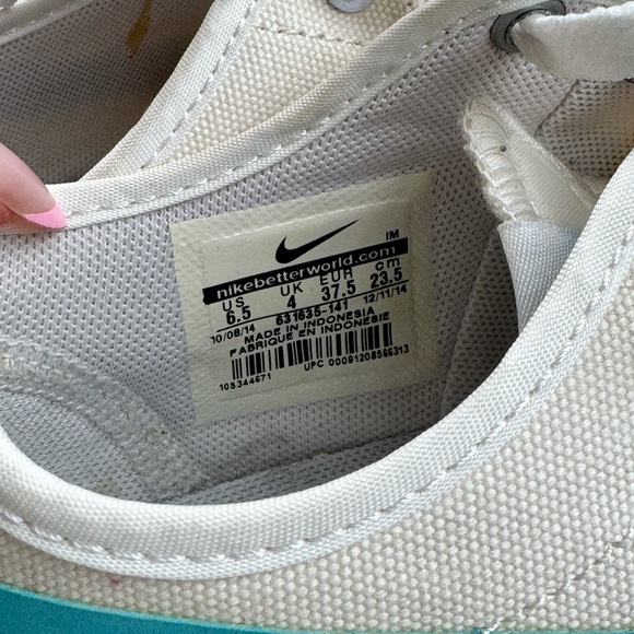 Nike sneakers - Picture 8 of 8